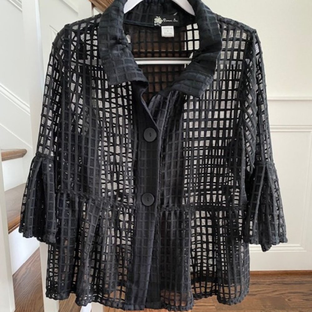 Black Lightweight Open Weave Jacket W/Ruffles Size Large EUC!